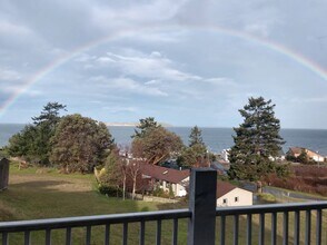 3923 Diamond Point Rd, Unit A in Sequim, WA - Building Photo - Building Photo