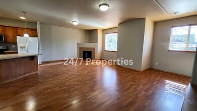 1238 NE 186th Way in Portland, OR - Building Photo - Building Photo