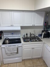 11 Madrid Ln in Davie, FL - Foto de edificio - Building Photo
