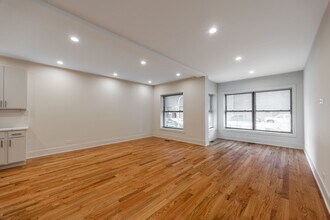 652 W Gordon Ter, Unit A in Chicago, IL - Building Photo - Building Photo