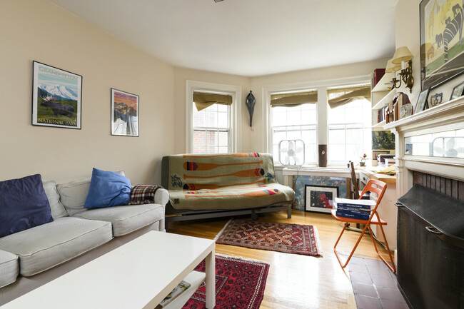 41 Bowdoin St, Unit 3-4 in Cambridge, MA - Foto de edificio - Building Photo