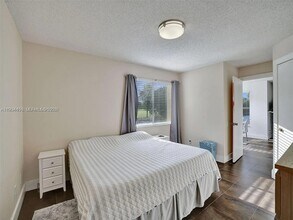 457 Vista Isles Dr in Plantation, FL - Building Photo - Building Photo