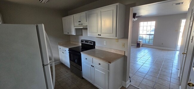 100 Winchester Dr in Lafayette, LA - Foto de edificio - Building Photo