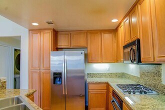 10488 Hollingsworth Way, Unit #192 in San Diego, CA - Foto de edificio - Building Photo