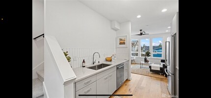 5808 17th Ave NW, Unit B in Seattle, WA - Building Photo - Building Photo