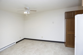 Circle E Apartments in Fargo, ND - Building Photo - Interior Photo