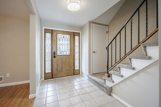 10 Stuyvesant Rd in Pittsford, NY - Building Photo - Building Photo