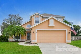 528 Little Lake Ct in Winter Haven, FL - Building Photo