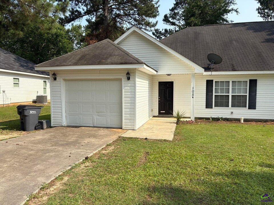 105 Alice Dr in Perry, GA - Building Photo