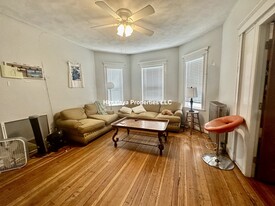 205 College Ave, Unit #2 Apartamentos