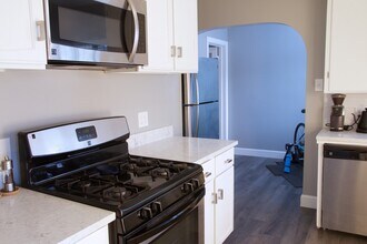 2294 S 2000 E in Salt Lake City, UT - Building Photo - Building Photo
