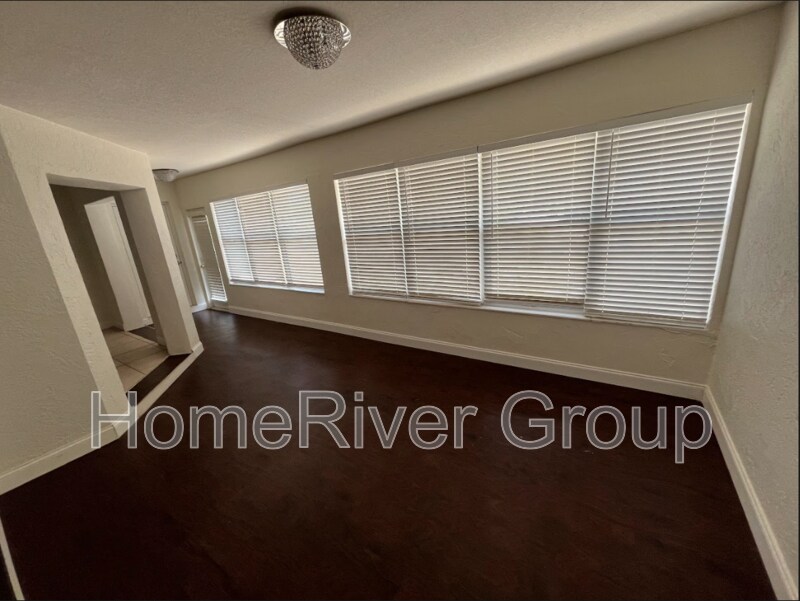 525 Dowling Cir in Lady Lake, FL - Building Photo