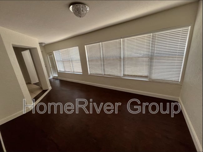 property at 525 Dowling Cir