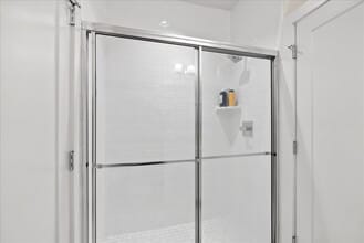 4902 Trail Vista Ln in Chantilly, VA - Foto de edificio - Building Photo