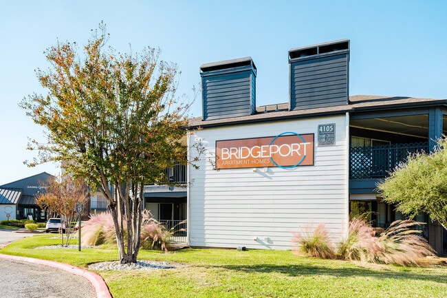 Bridgeport in Irving, TX - Foto de edificio - Building Photo