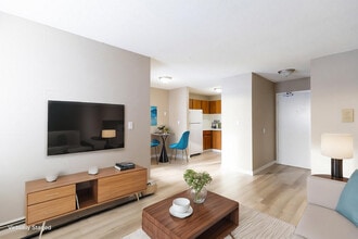 Cedarbrae Manor in Calgary, AB - Building Photo - Building Photo