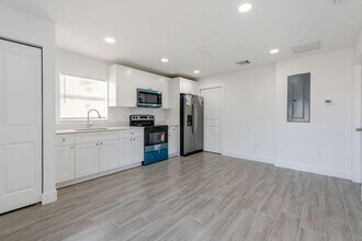 3246 Jefferson St in Stuart, FL - Building Photo - Building Photo