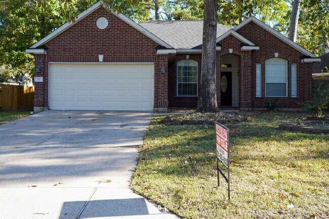 property at 105 N Holly Laurel Cir