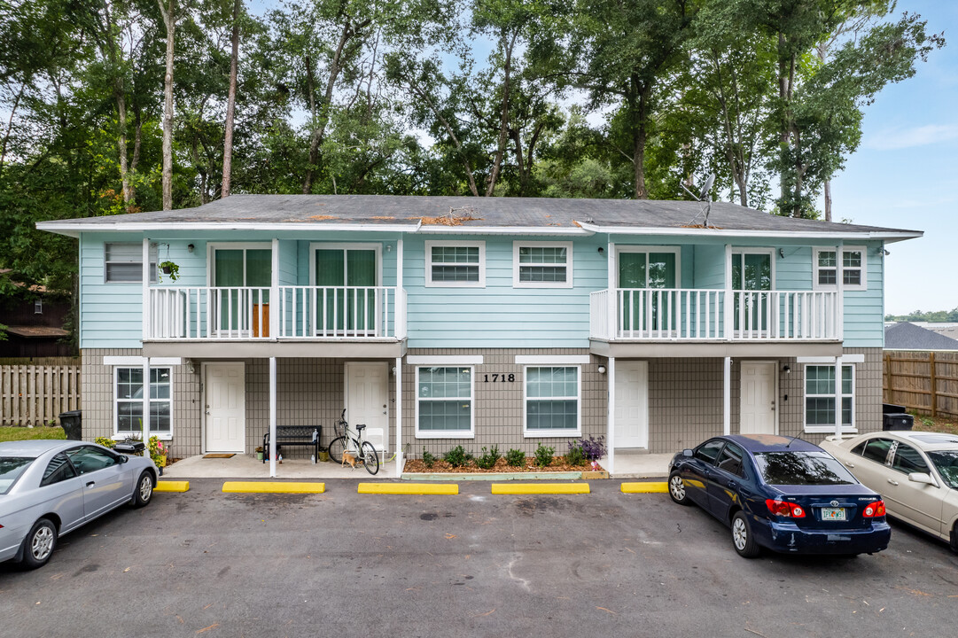 Tower Oaks and Linton Oaks in Gainesville, FL - Building Photo