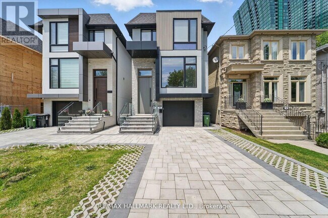 40 Johnston Ave in Toronto, ON - Building Photo - Building Photo