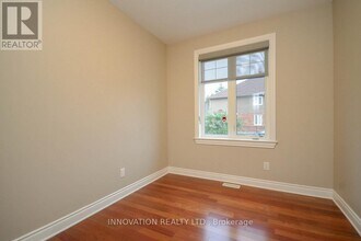 141 Highbury Park Dr in Ottawa, ON - Building Photo - Building Photo
