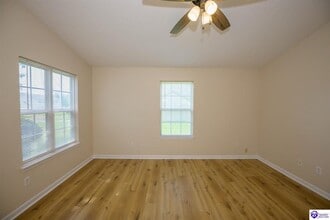 103 Keith Ct in Radcliff, KY - Building Photo - Building Photo