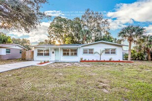 4040 Porpoise Dr SE in St. Petersburg, FL - Building Photo