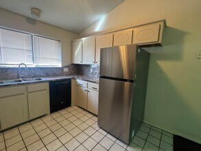 3912 SW Parkridge Blvd in Lawton, OK - Building Photo - Building Photo