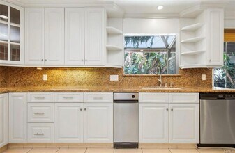 5954 Wilkinson Ave in Los Angeles, CA - Building Photo - Building Photo