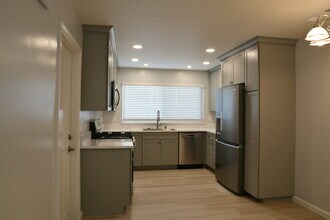 145 Evergreen Way in Milpitas, CA - Building Photo - Building Photo