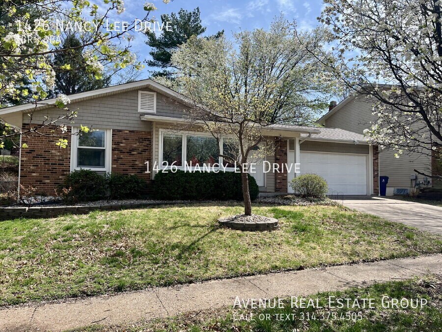 1426 Nancy Lee Dr in St. Louis, MO - Building Photo