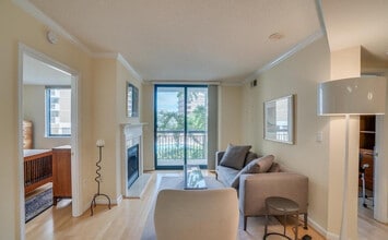 3830 9th St N, Unit Penthouse 4E in Arlington, VA - Building Photo - Building Photo