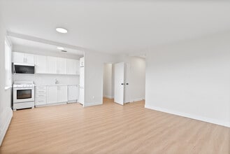 1017 Woodbine in Toronto, ON - Building Photo - Building Photo