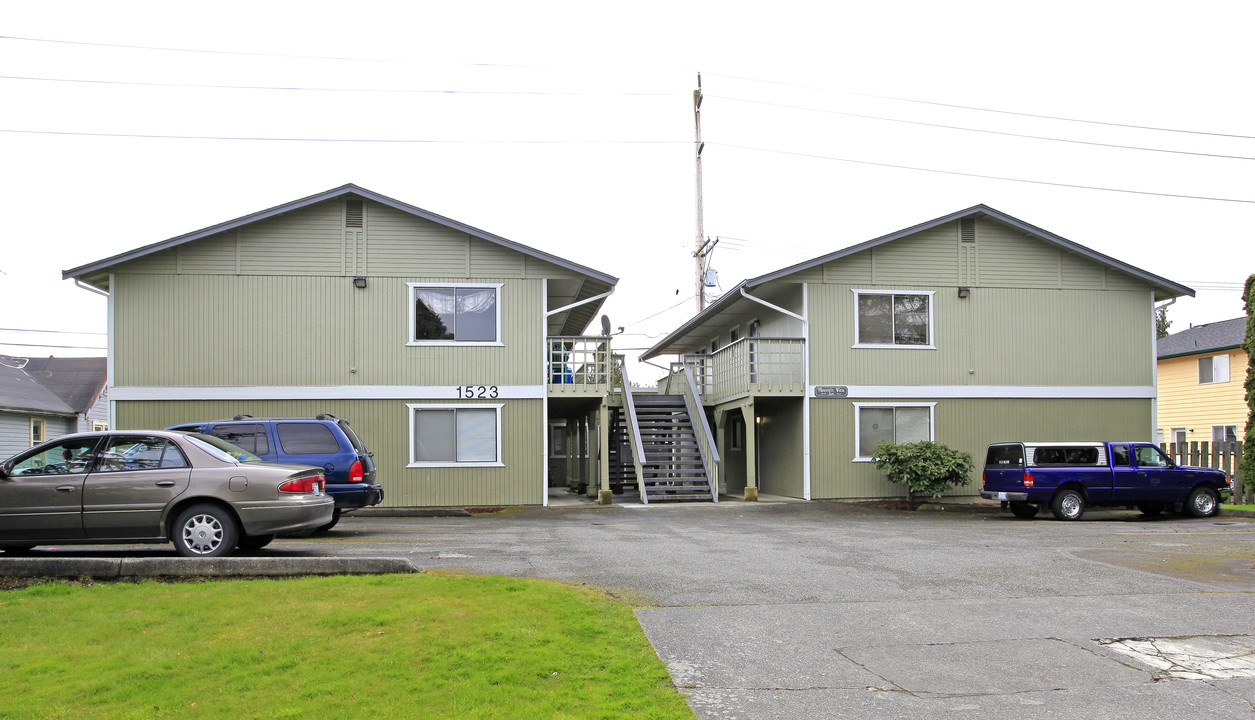 1523 Walnut St in Everett, WA - Foto de edificio