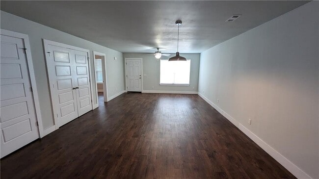 135 Erin Pl in Springdale, AR - Building Photo - Building Photo