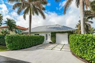 106 Beachway Dr in Boynton Beach, FL - Building Photo - Building Photo