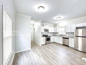 677 Smith St SW in Atlanta, GA - Foto de edificio - Building Photo