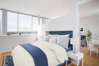 1750 Davie St in Vancouver, BC - Building Photo - Building Photo