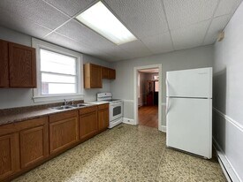 111 1/2 S Mulberry St