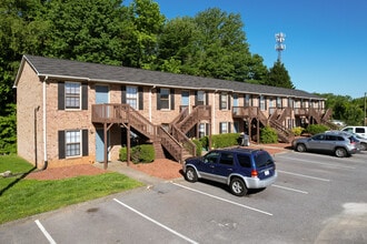 Linville Ridge Apartments in Winston-Salem, NC - Building Photo - Building Photo