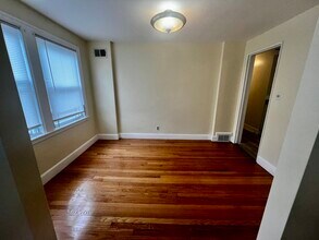 84 Chittick Rd, Unit 2 in Boston, MA - Foto de edificio - Building Photo
