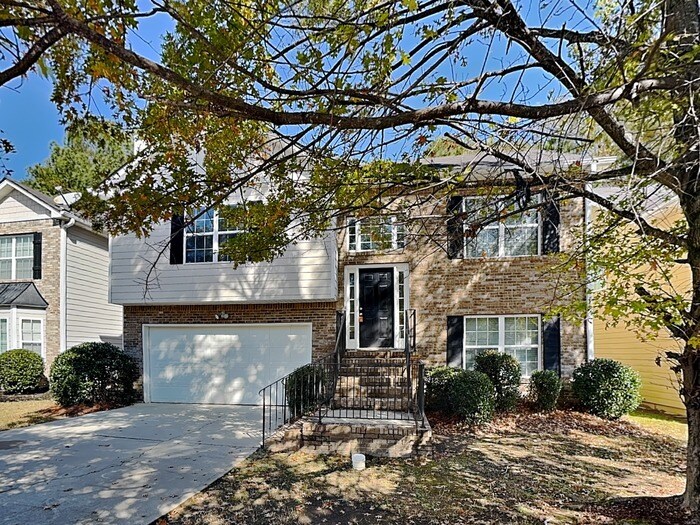 1939 Redwood Trace in Ellenwood, GA - Building Photo