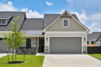 5048 Mooney Fls Dr in Bryan, TX - Building Photo - Building Photo