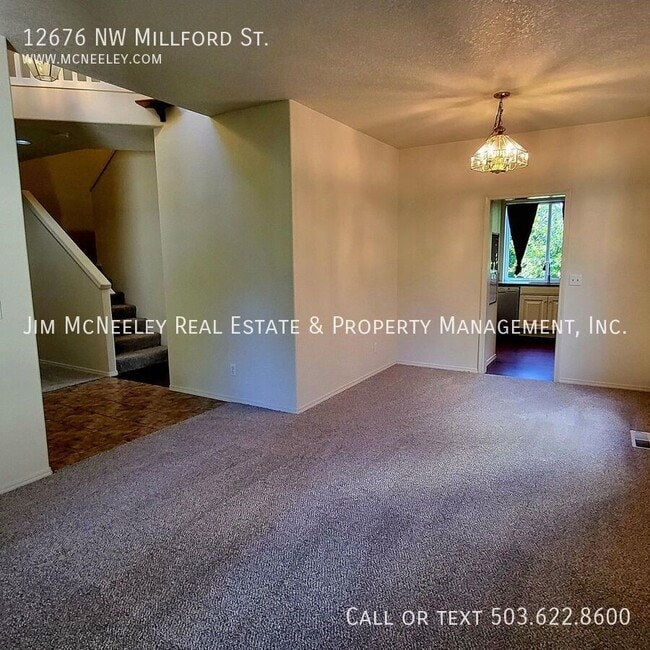 12676 NW Millford St in Portland, OR - Foto de edificio - Building Photo