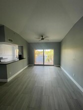 165 NW 96th Ter, Unit WATER FRONT in Pembroke Pines, FL - Building Photo - Building Photo