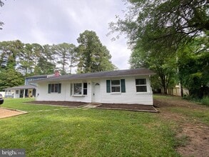 405 Lake Dr in Lusby, MD - Building Photo - Building Photo