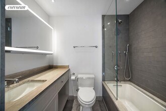 150-156 W 56th St in New York, NY - Building Photo - Building Photo