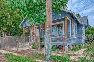 2419 Tuam St in Houston, TX - Foto de edificio - Building Photo