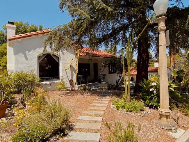 property at 4021 Holly Knoll Dr