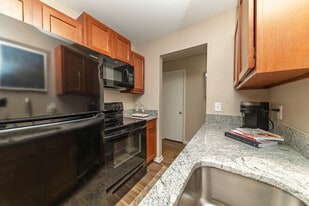 Oaks at Old Hickory in Old Hickory, TN - Building Photo